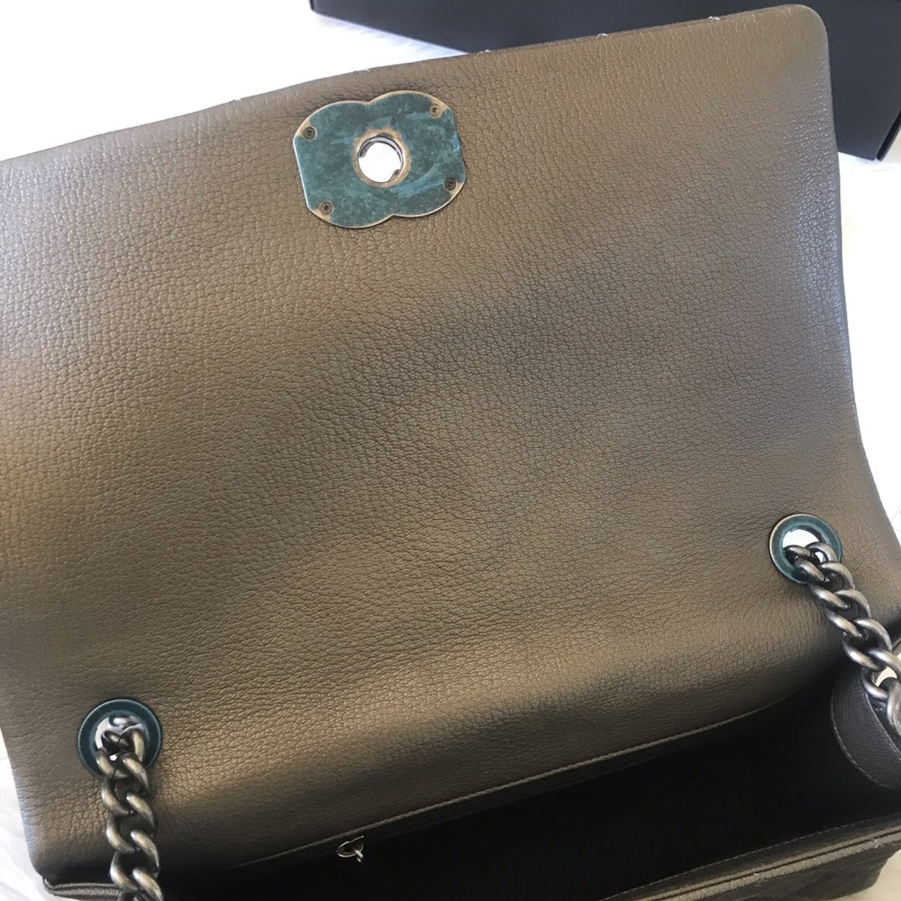 Chanel City Rock Goatskin Metallic flap bag. - Picture 7 of 8